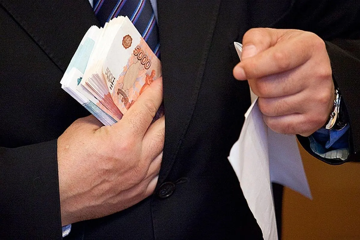 Новые правила финансирования ограничивают поддержку проектов о взятках и преступлениях в правоохранительных органах; обсуждения ведутся на уровне Минкульта и отрасли.