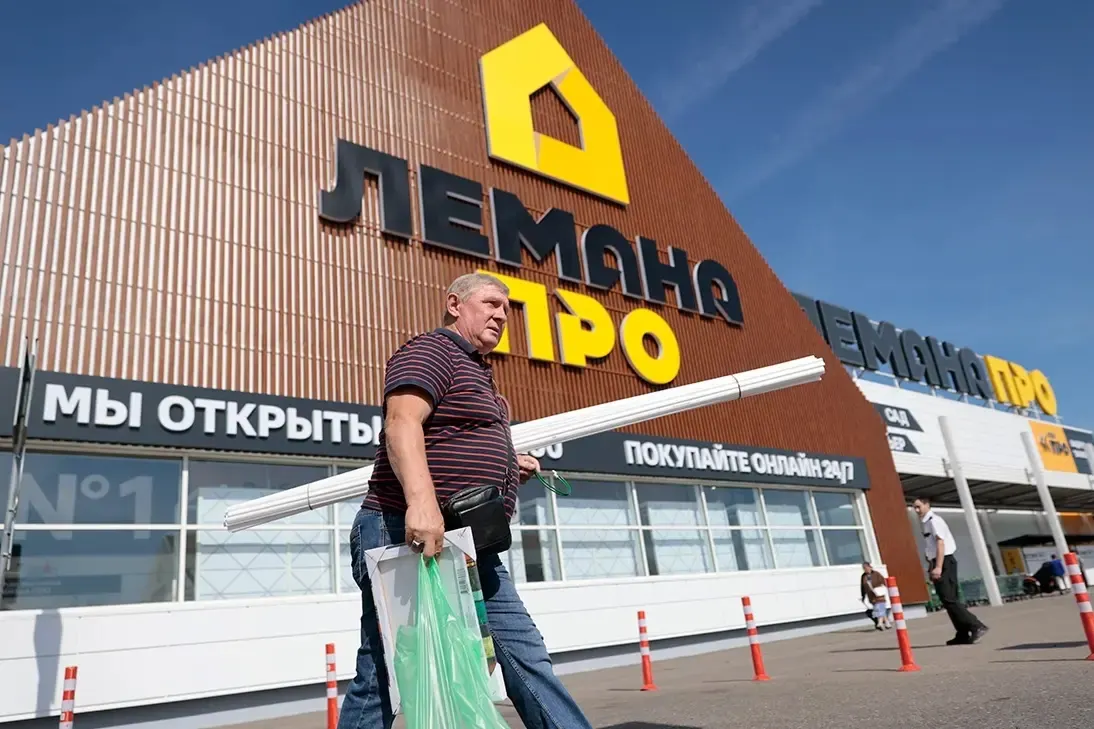 После указа о временном управлении активами начались изменения в руководстве крупных компаний: Денис Исаев возглавил Ле Монлид, а структура FM Logistic обновила руководство и активы. Расследования и судебные решения усиливают контроль над сделками.