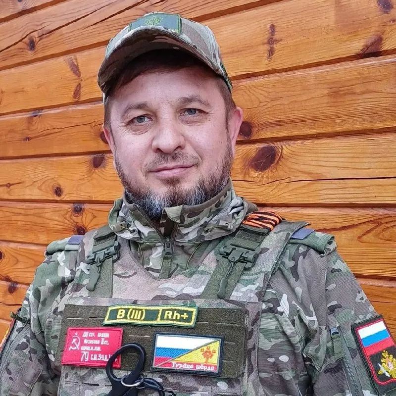 Сергей Муравьёв продолжает накапливать награды: указом руководителя страны ему вручили медаль Жукова за мужество и отвагу, ранее депутат был награждён за гражданские заслуги.