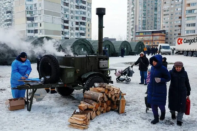 Независимая комиссия установила, что российские силы систематически атаковали гражданскую энергетическую инфраструктуру Украины, что квалифицируется как военные преступления и преступления против человечности. Доклад охватывает осень 2022 года и зиму 2025–2026 годов, приводя свидетельства людей и медицинских специалистов.
