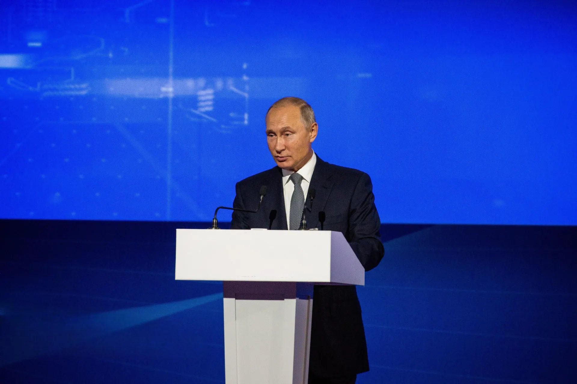 Президент выступил на международном форуме и разъяснил позицию Москвы по переговорам по Украине и текущему состоянию специальной операции.