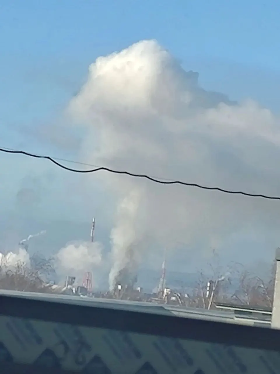 Ночью и под утро над Городецким округом произошло несколько ударов беспилотников; пострадали люди, повреждены дома и объекты инфраструктуры, школы переведены на дистанционное обучение; возможен удар по дата-центру.