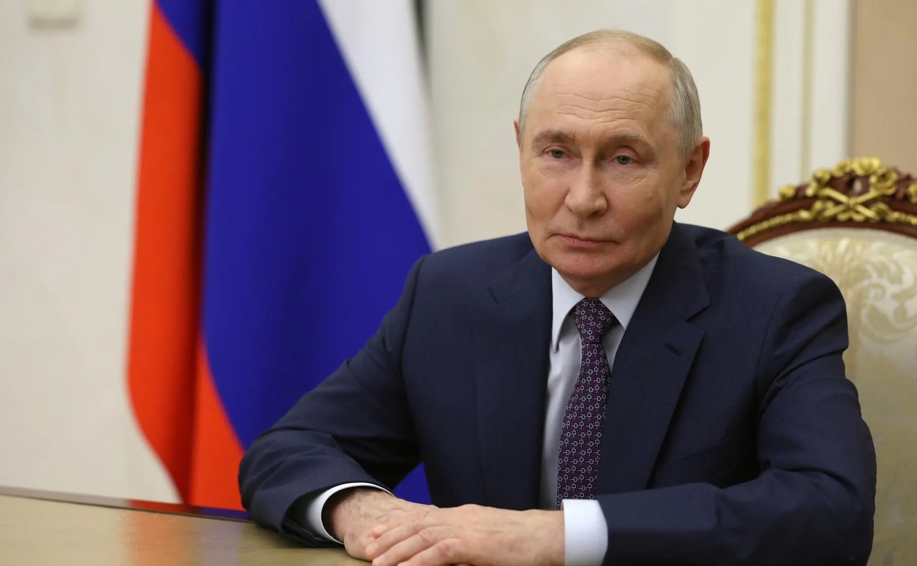 Путин поздравил учителей с профессиональным праздником и подчеркнул важность их труда.