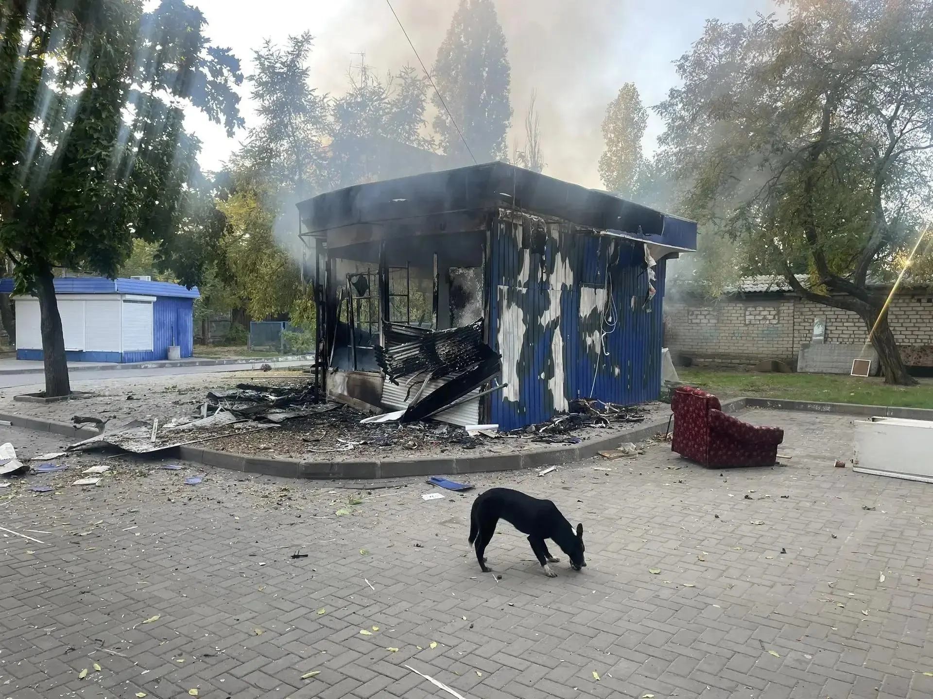 За ночь атаки беспилотников зафиксированы по центру страны; есть погибшие и раненые, зафиксированы разрушения и возгорания.